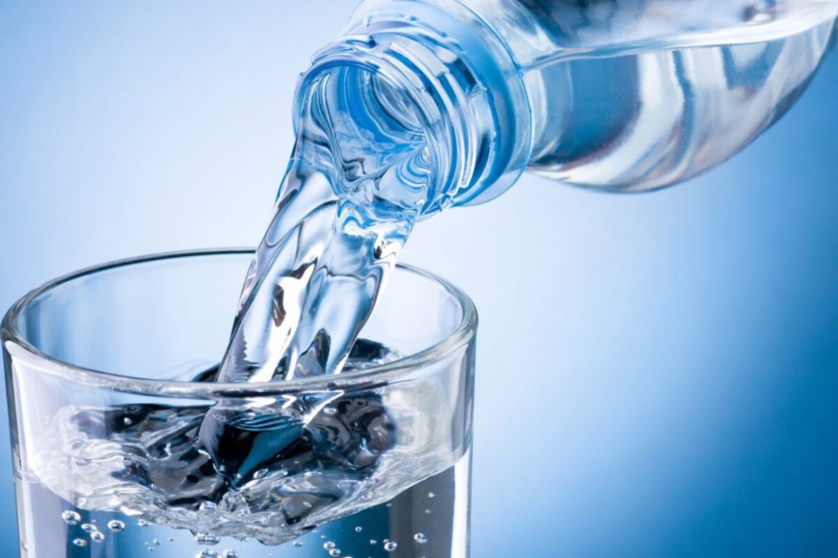 8 loại nước nên uống vào buổi sáng mùa hè